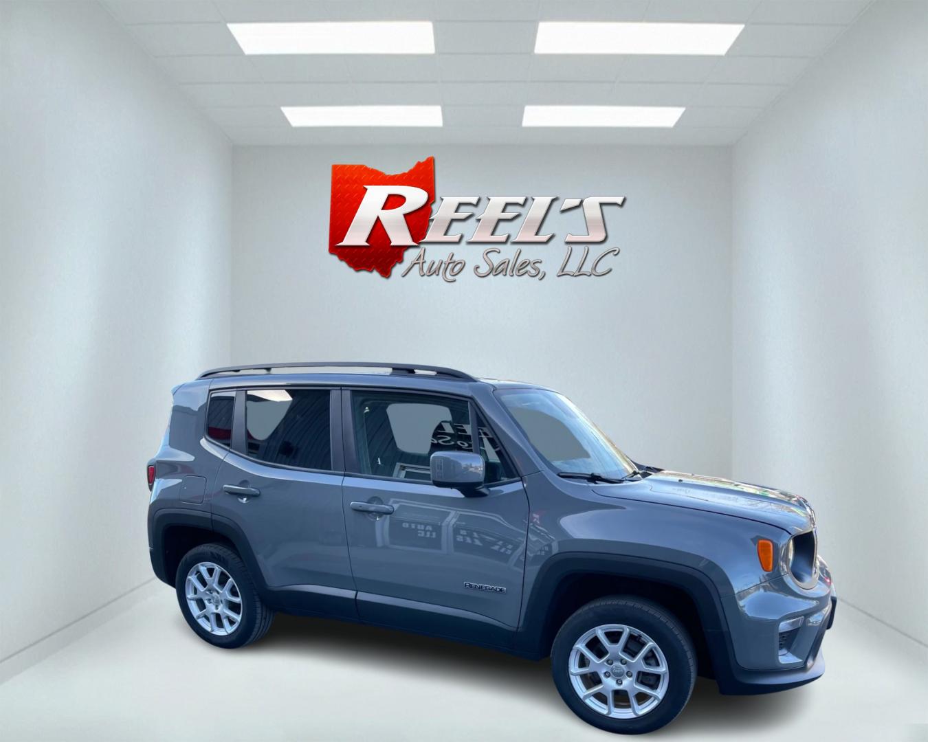 2020 Gray /Black Jeep Renegade Latitude 4WD (ZACNJBBB7LP) with an 2.4L I4 DOHC 16V engine, 9A transmission, located at 11115 Chardon Rd. , Chardon, OH, 44024, (440) 214-9705, 41.580246, -81.241943 - Photo#3